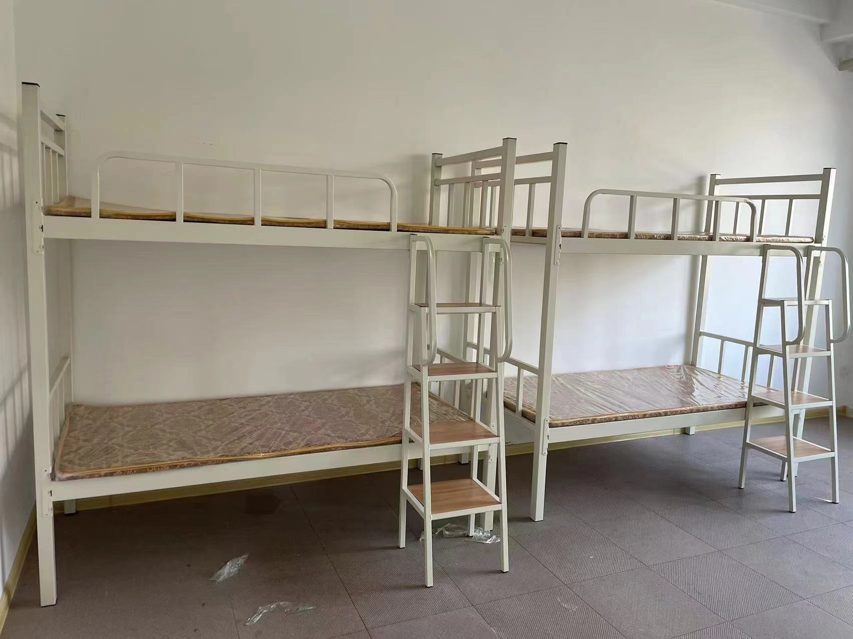
                                    大连市足球运动学校